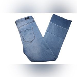 SOLD • Liverpool The Cropped Straight Raw Hem Jeans Size 4